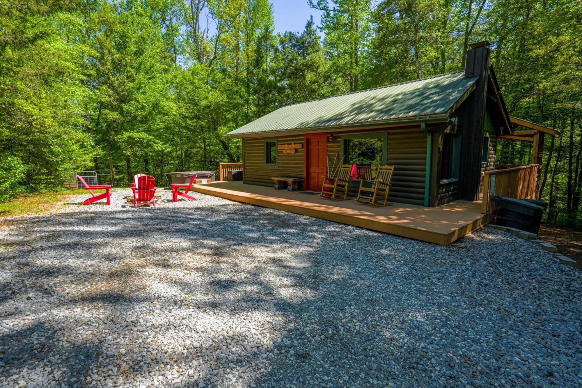 The Big Little Cabin - Hot Tub & Playground Dahlonega Eksteriør bilde