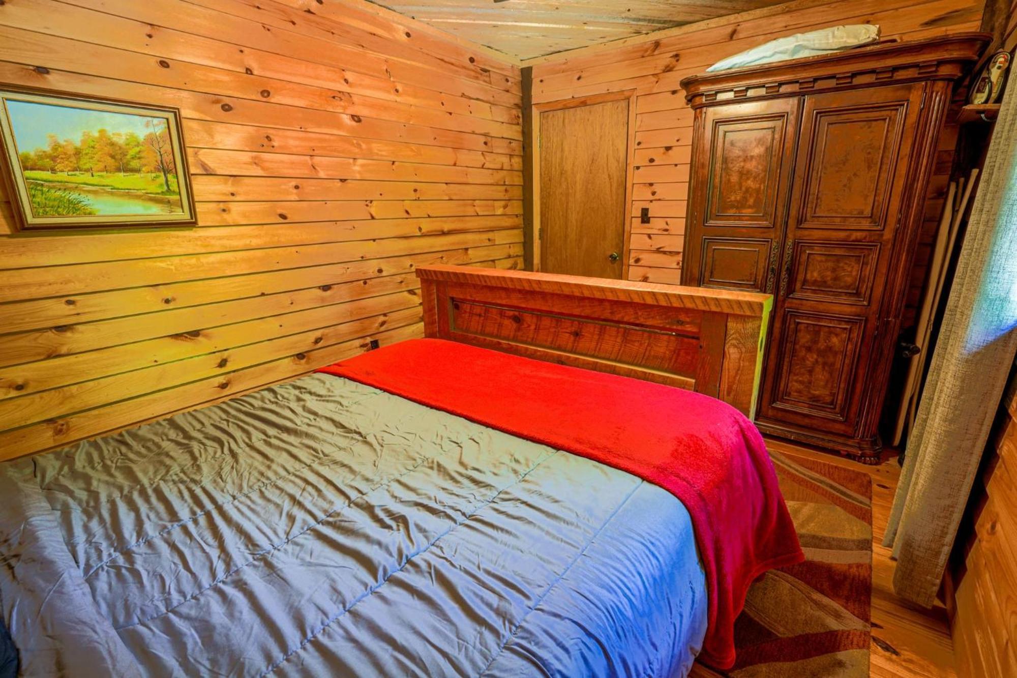 The Big Little Cabin - Hot Tub & Playground Dahlonega Eksteriør bilde