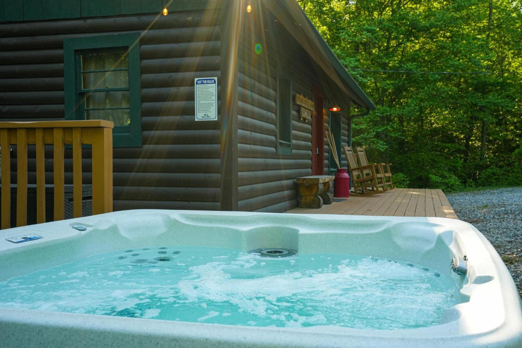 The Big Little Cabin - Hot Tub & Playground Dahlonega Eksteriør bilde