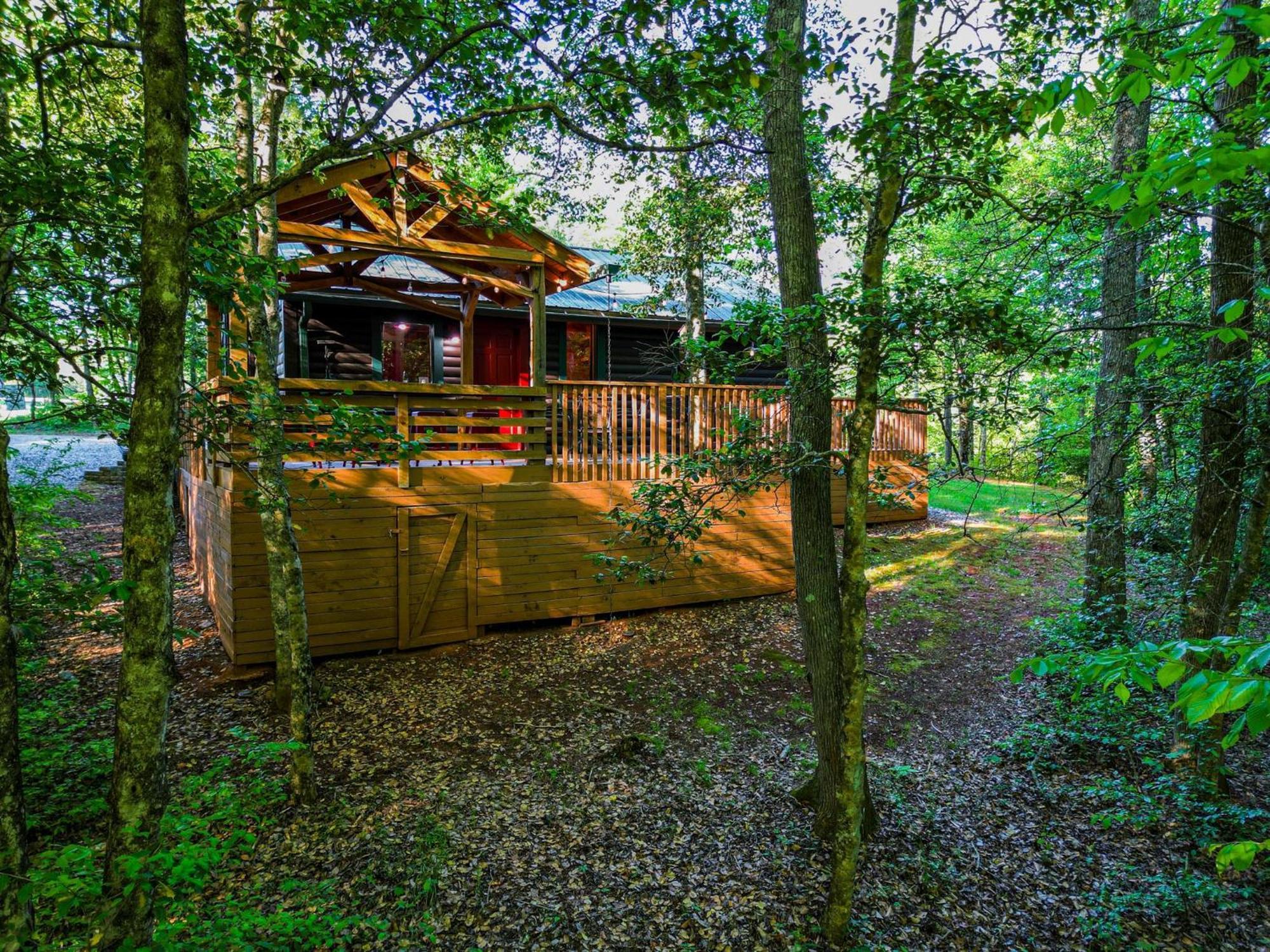 The Big Little Cabin - Hot Tub & Playground Dahlonega Eksteriør bilde