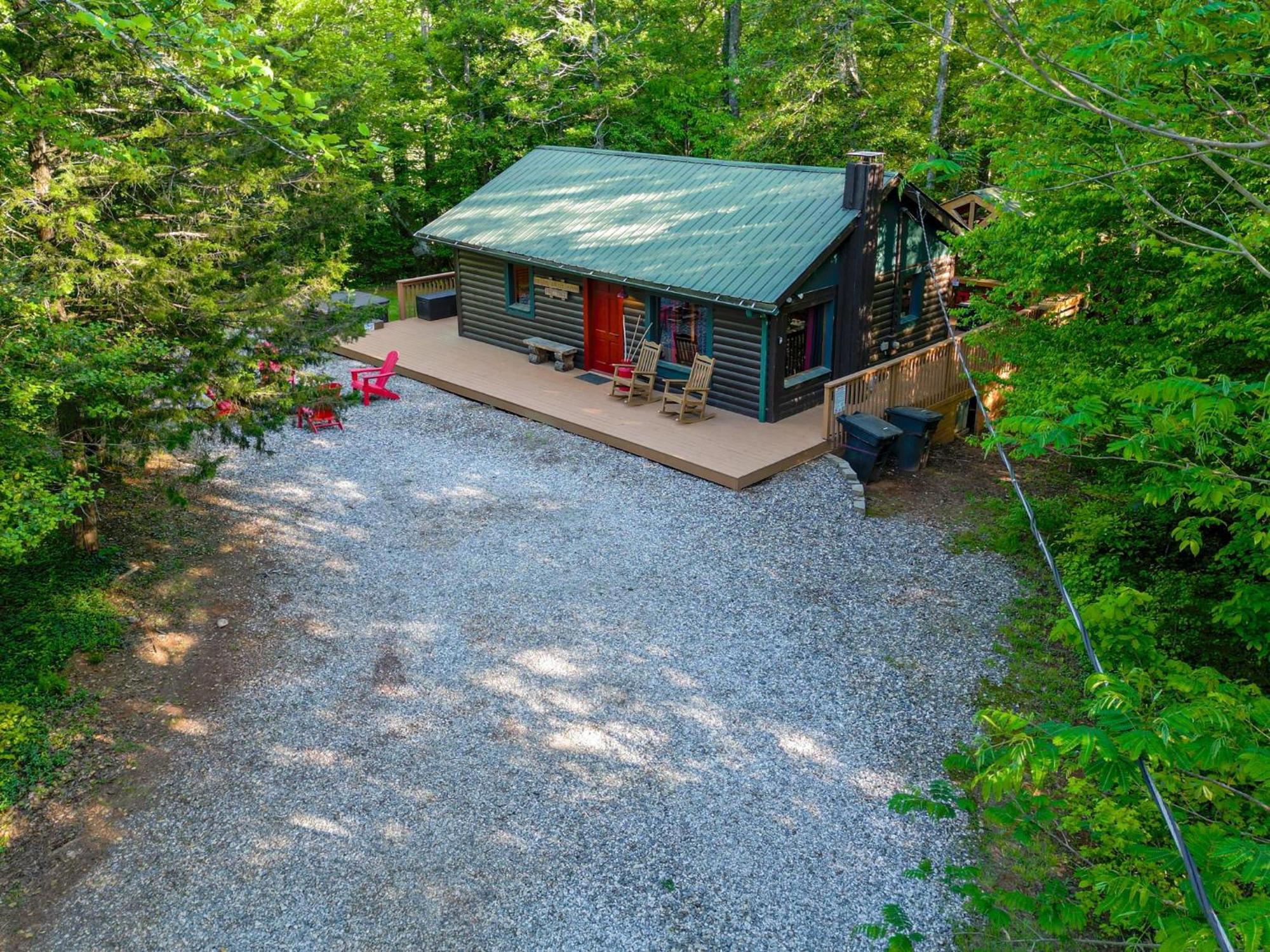 The Big Little Cabin - Hot Tub & Playground Dahlonega Eksteriør bilde