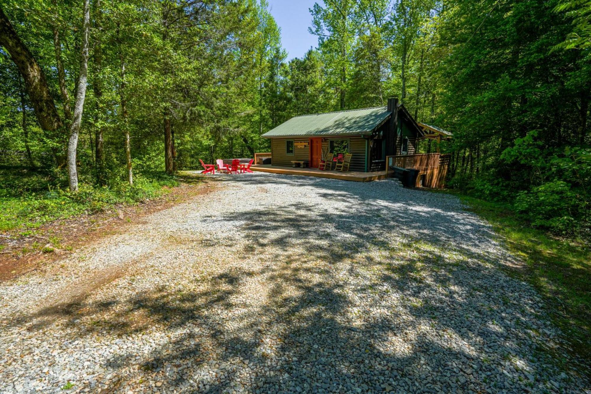 The Big Little Cabin - Hot Tub & Playground Dahlonega Eksteriør bilde